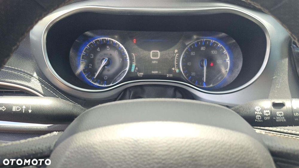 Chrysler Pacifica - 9