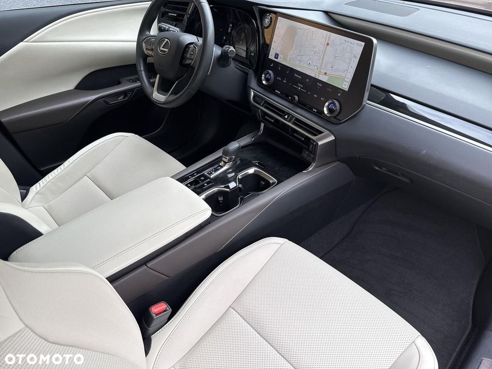 Lexus RX - 11