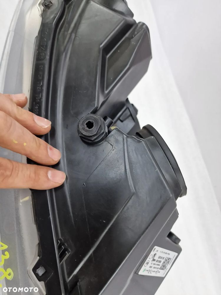 SKODA RAPID 12- PRAWA ZWYKŁA LAMPA PRZEDNIA PRZÓD , NR 5JB941016 , NR AUKCJI LA138 - 12