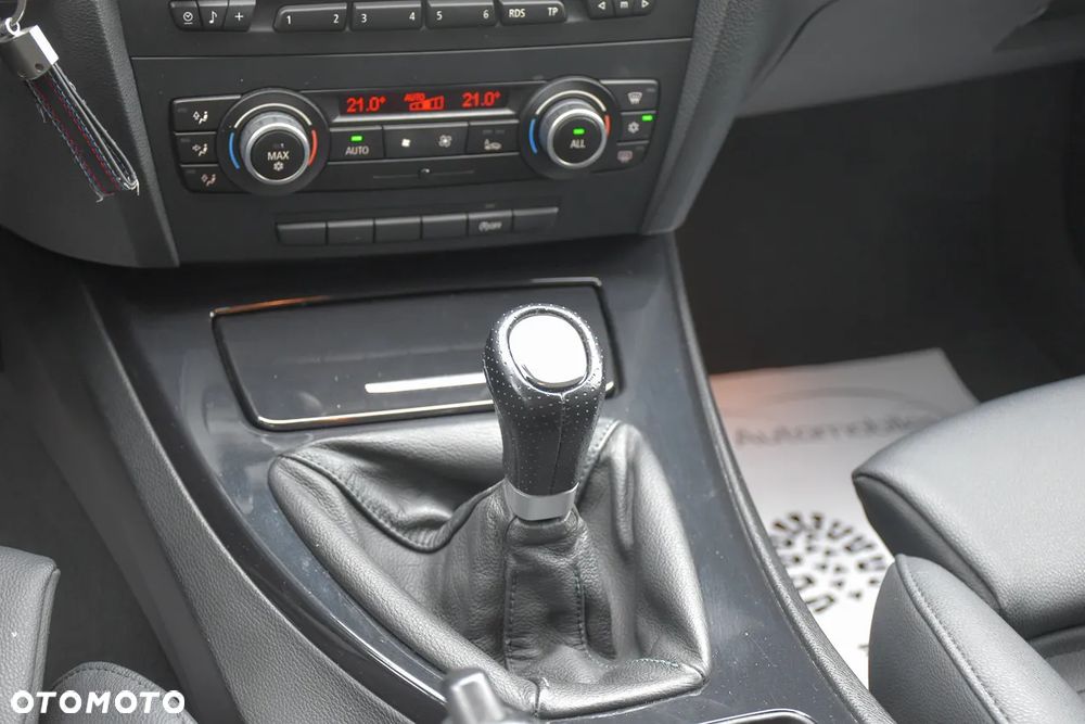 BMW Seria 3 318d DPF Edition Exclusive - 31