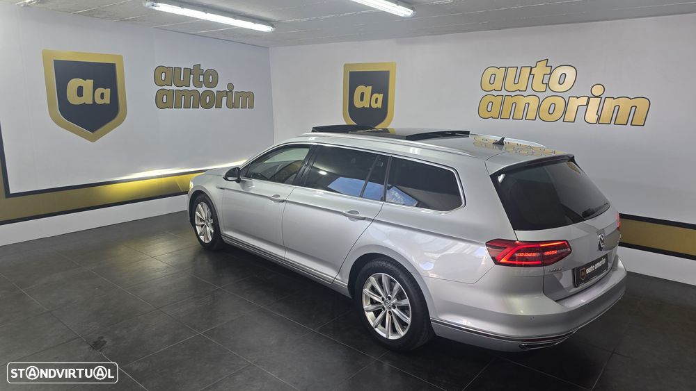 VW Passat Variant 2.0 TDI Highline DSG 4Motion - 15