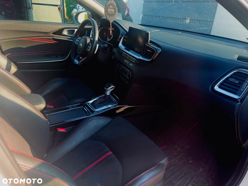 Kia ProCeed - 8