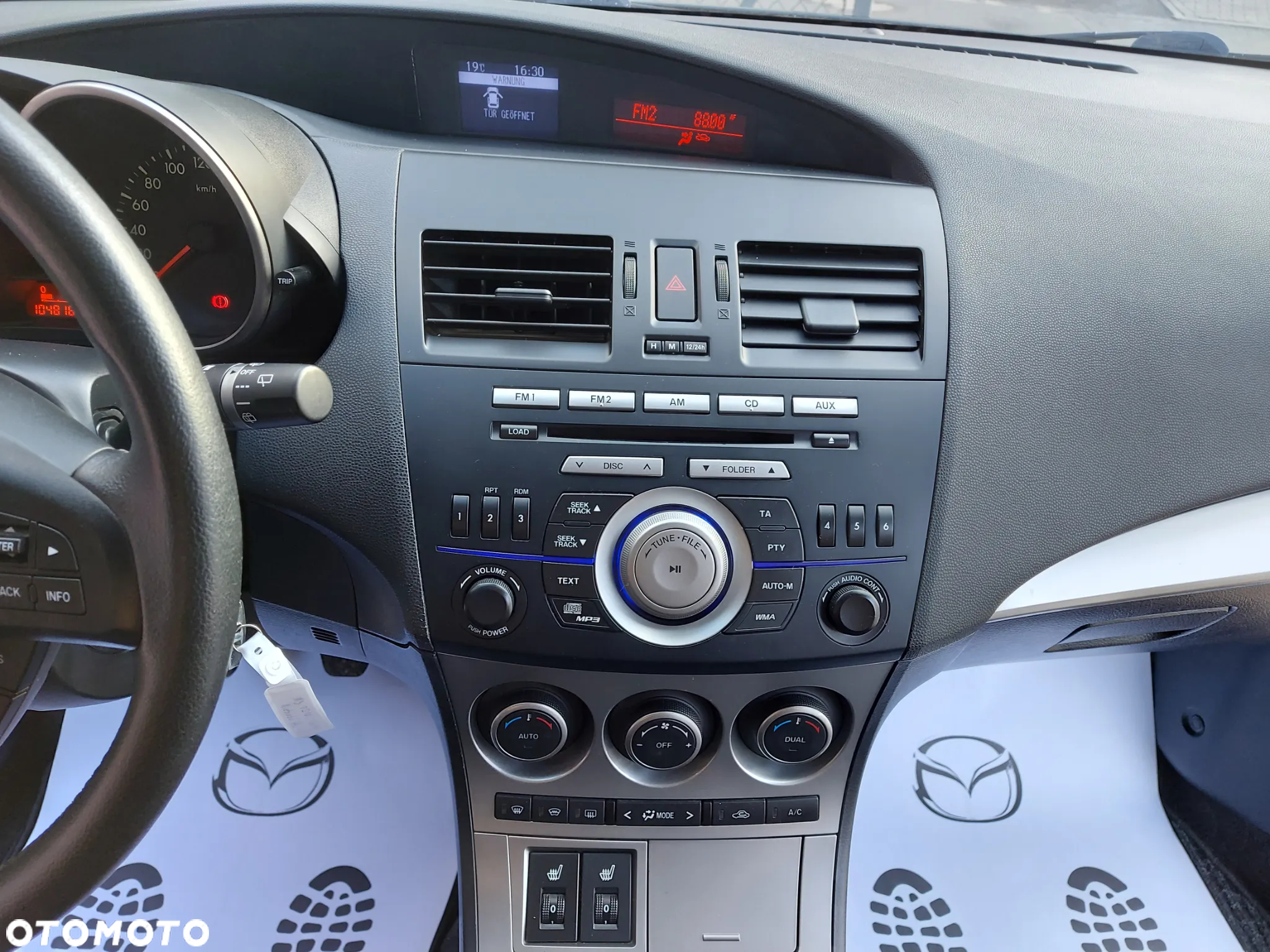 Mazda 3 1.6 Exclusive - 24