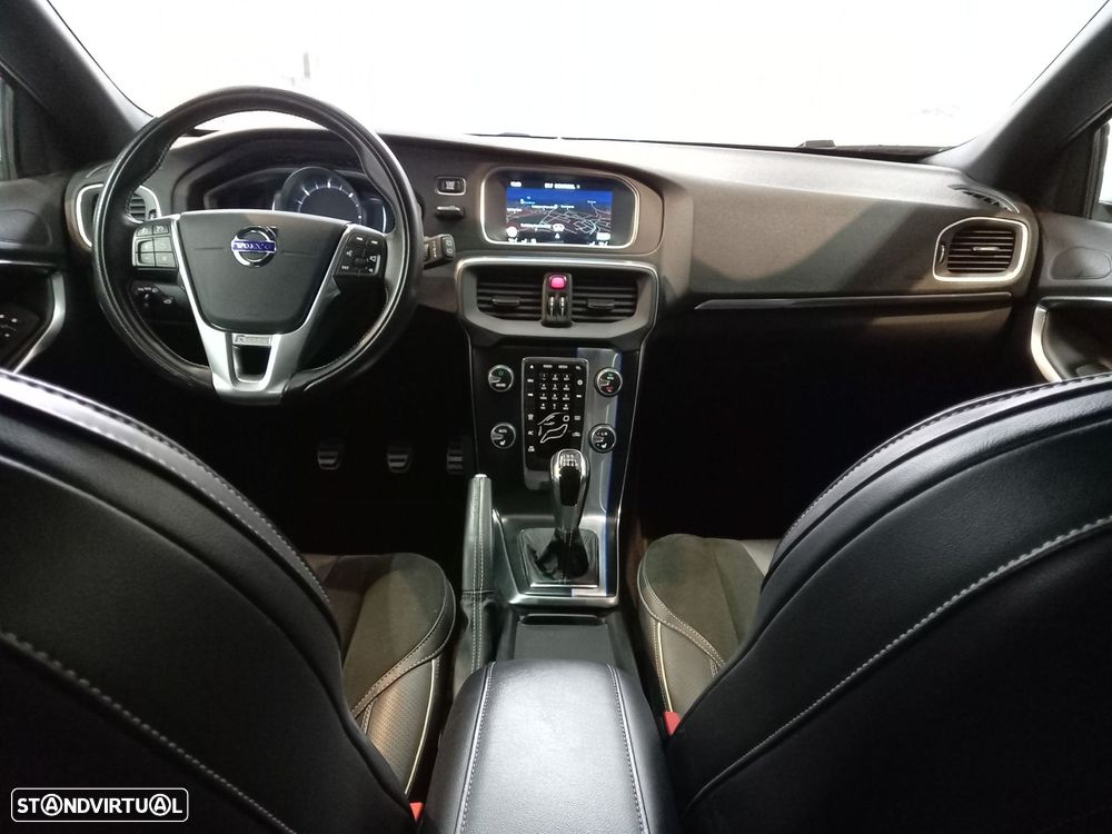 Volvo V40 2.0 D2 R-Design - 16