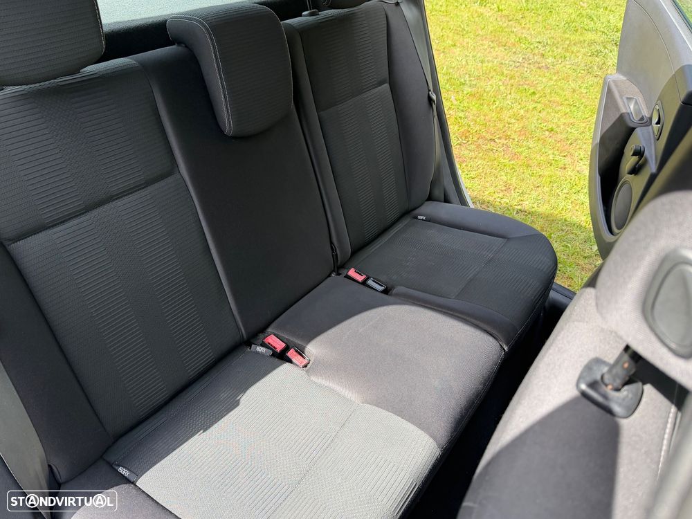 Renault Clio 1.5 dCi Dynamique S - 10