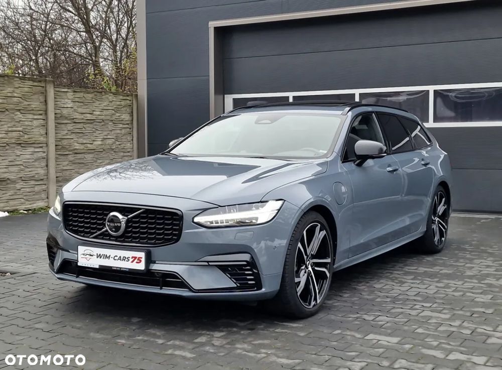 Volvo V90 T8 AWD Plug-In Hybrid R-Design - 1