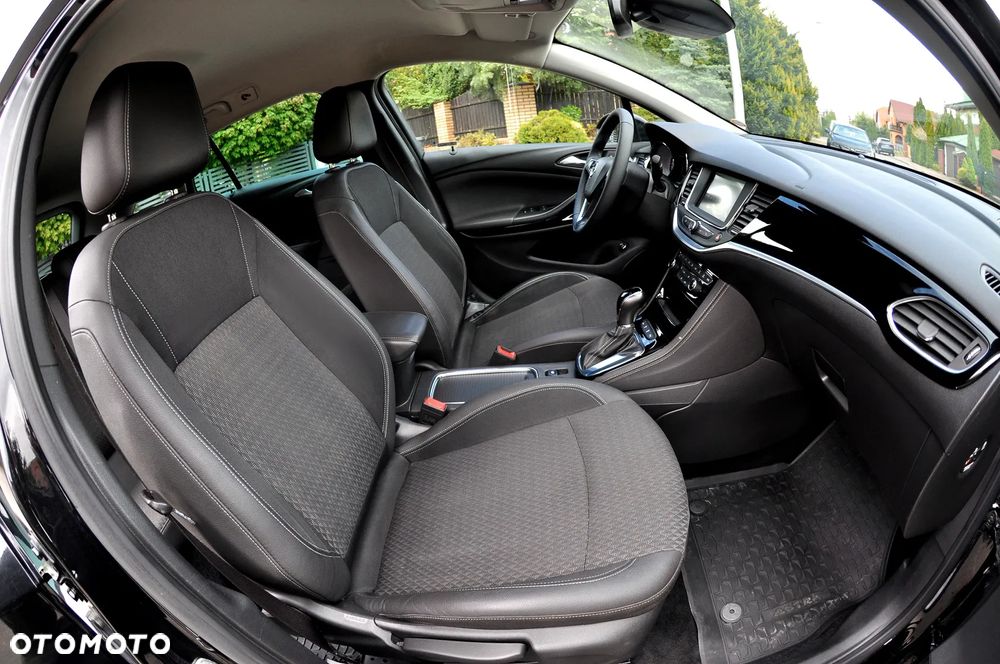 Opel Astra 1.4 T Dynamic S&S - 24