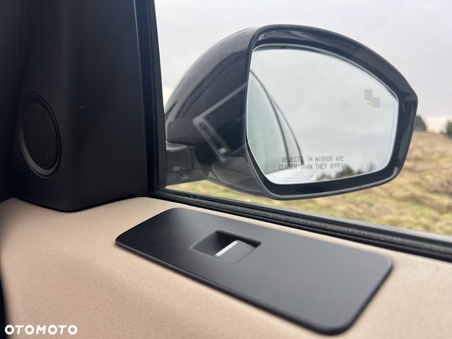 Land Rover Discovery Sport - 31