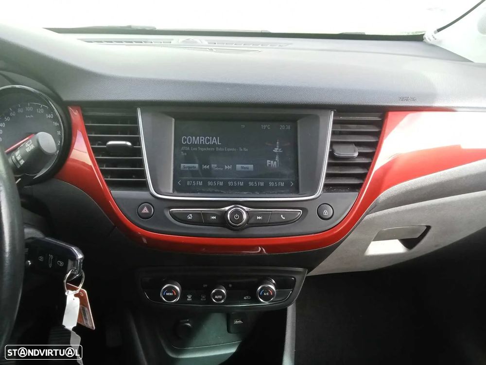 Opel Crossland 1.2 T GS Line - 16