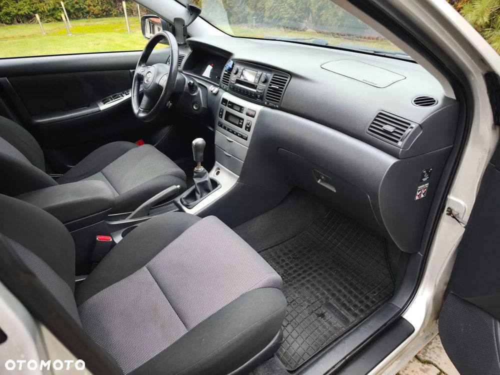 Toyota Corolla 2.0 D-4D Sol - 15