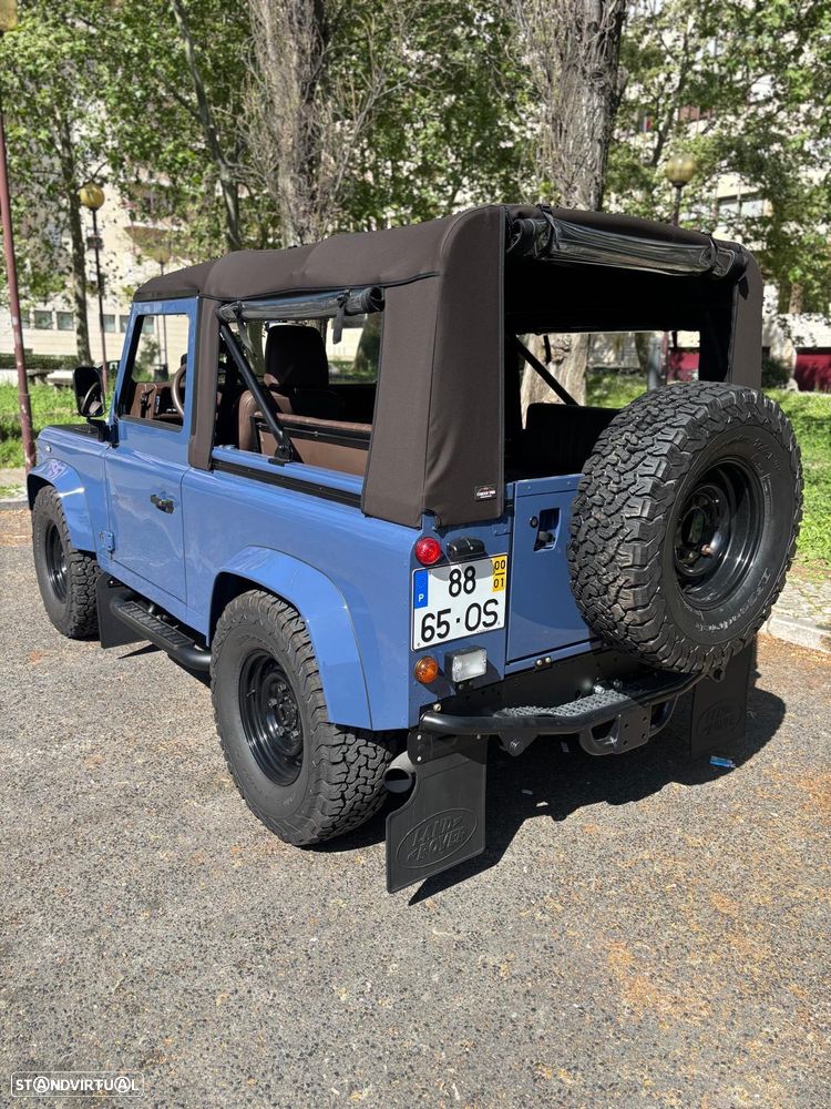 Land Rover Defender 90 2.5 Td5 Soft Top - 24