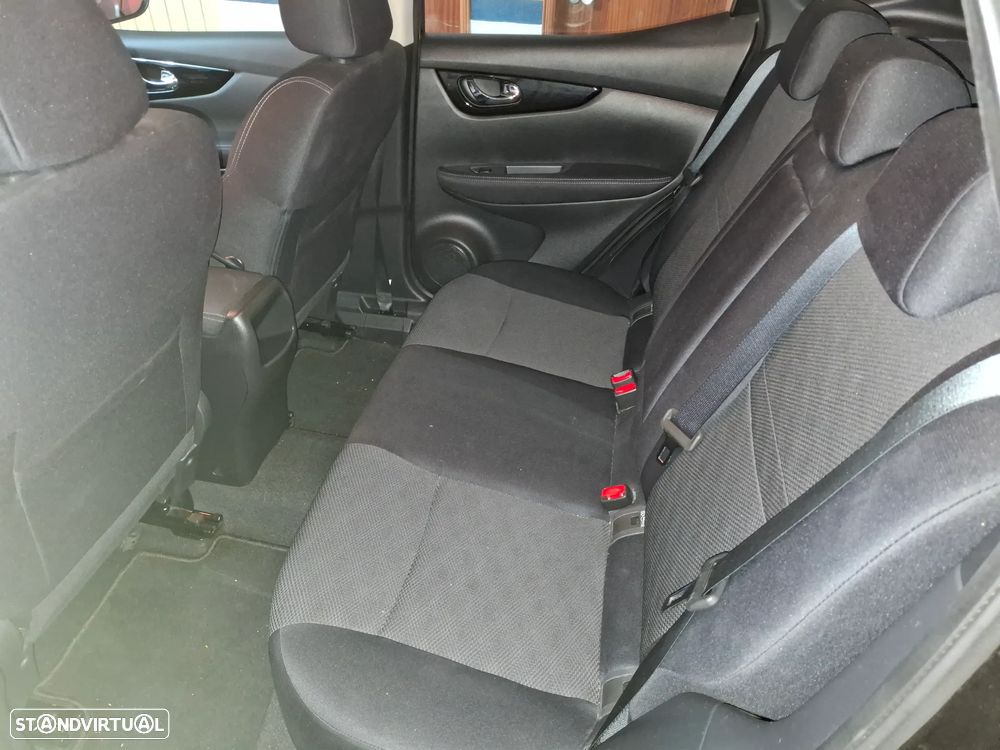 Nissan Qashqai 1.5 dCi N-Connecta - 23