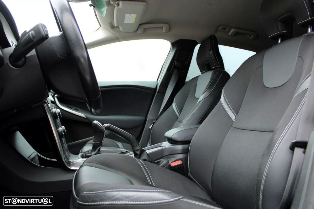 Volvo V40 1.6 D2 Momentum Eco - 5