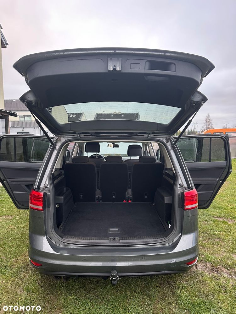 Volkswagen Touran 2.0 TDI SCR (BlueMotion Technology) DSG Comfortline - 26