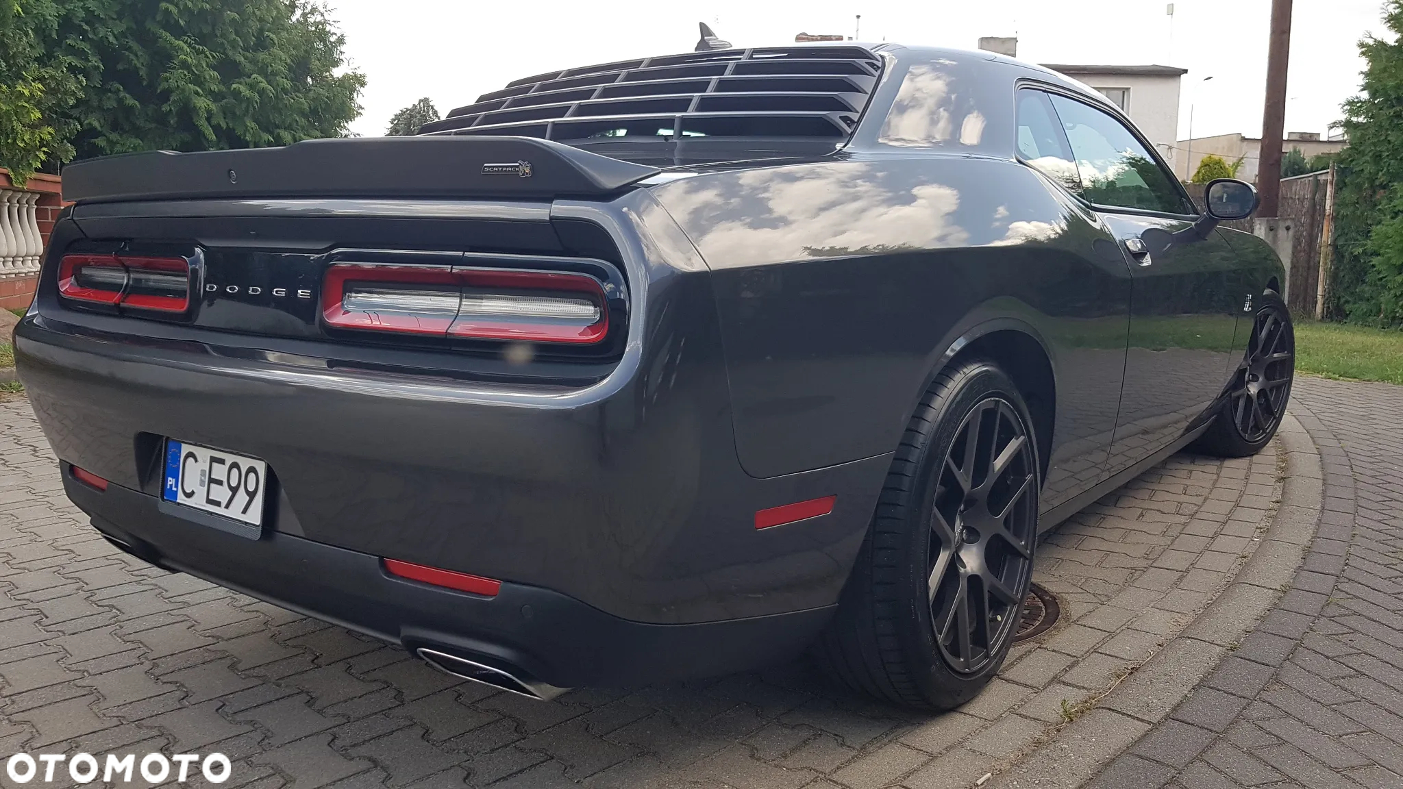 Dodge Challenger - 14