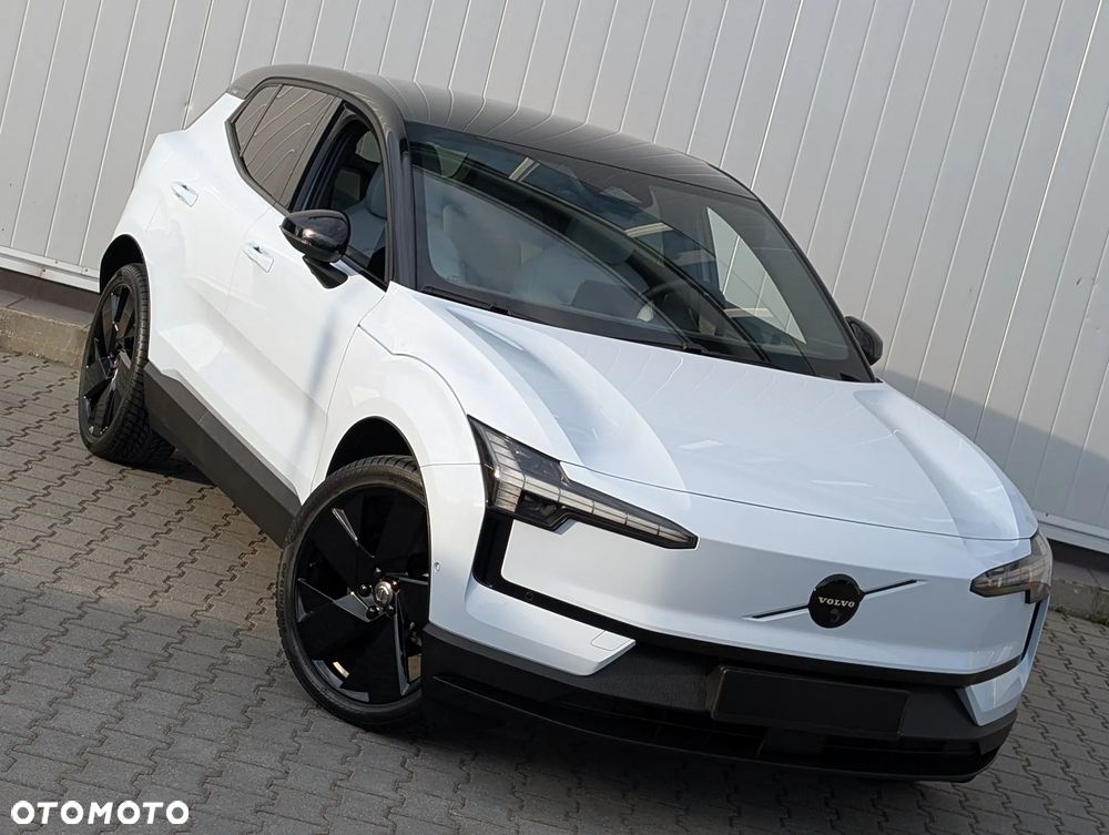 Volvo EX30 Twin Motor Performance AWD Ultra - 13