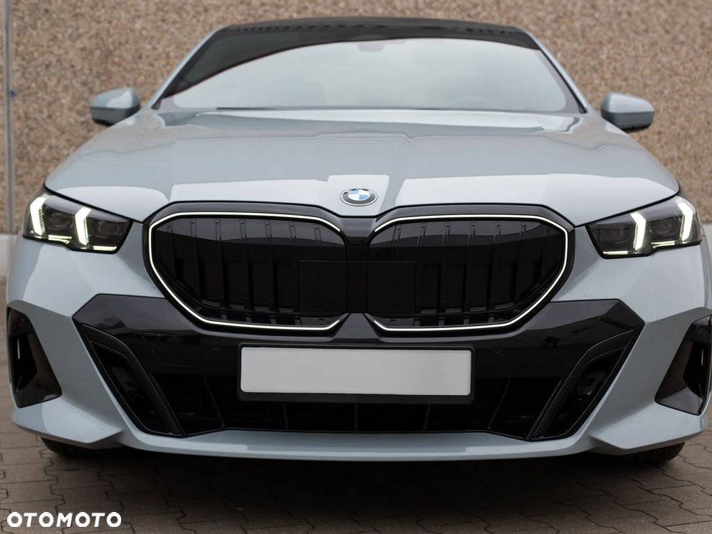 BMW Seria 5 520d xDrive mHEV M Sport - 9
