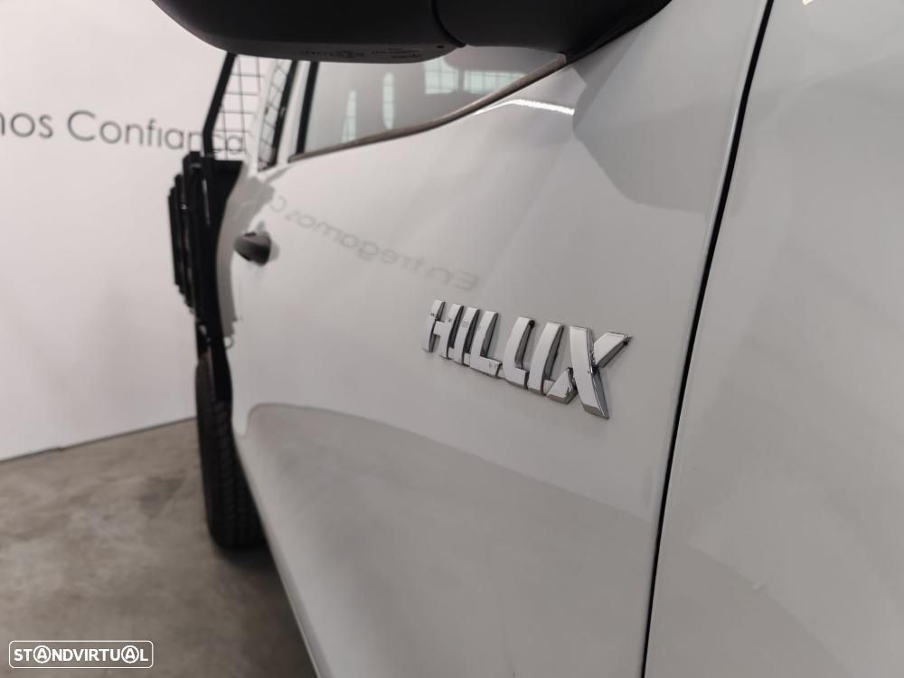 Toyota Hilux 2.4 D-4D 4WD CE 3L - 3