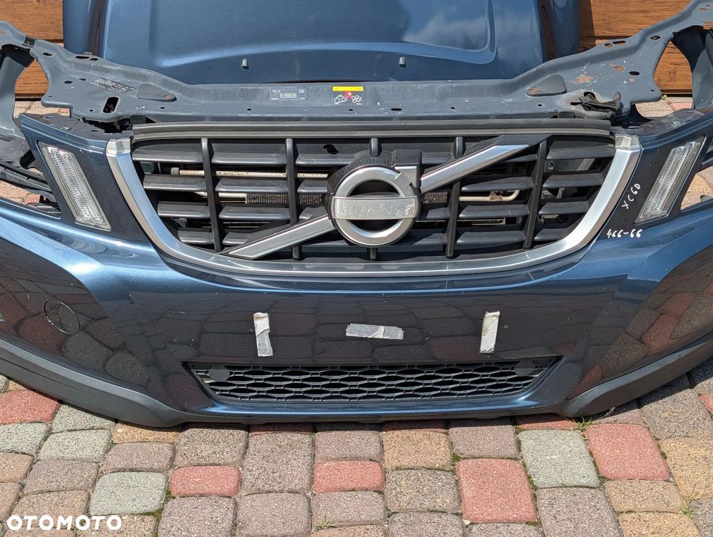 ZDERZAK PAS PRZEDNI MASKA PRZÓD VOLVO XC60 I 2.4 TD  466-46 - 3