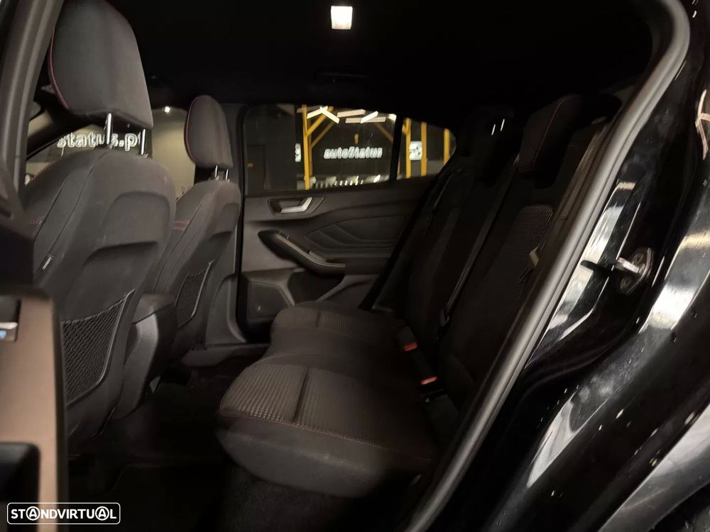 Ford Focus 1.0 EcoBoost MHEV ST-Line Aut. - 32