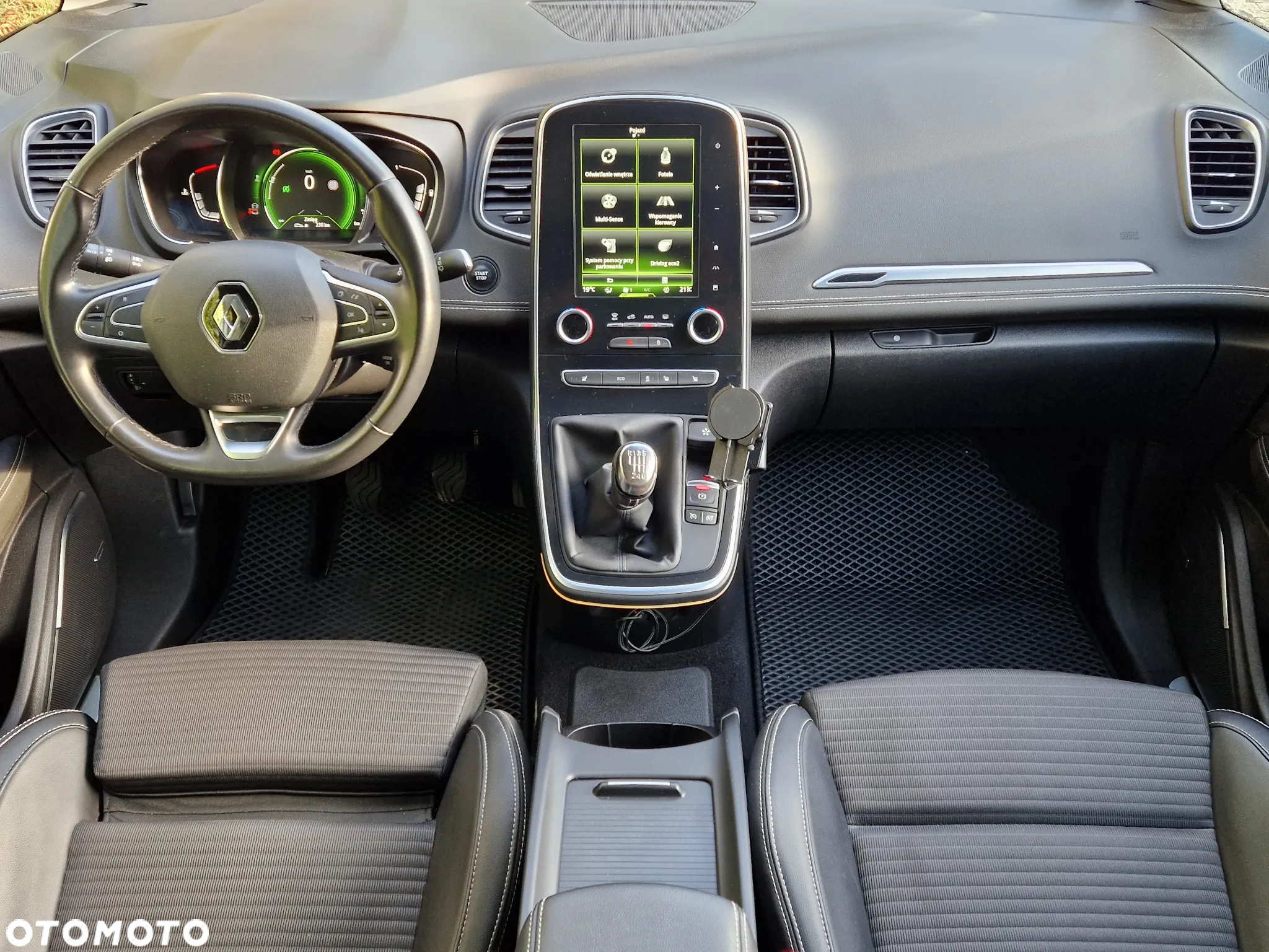 Renault Grand Scenic ENERGY TCe 130 BOSE EDITION - 30