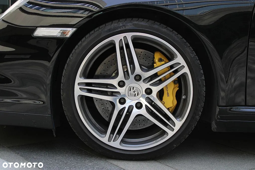Porsche 911 Turbo - 10