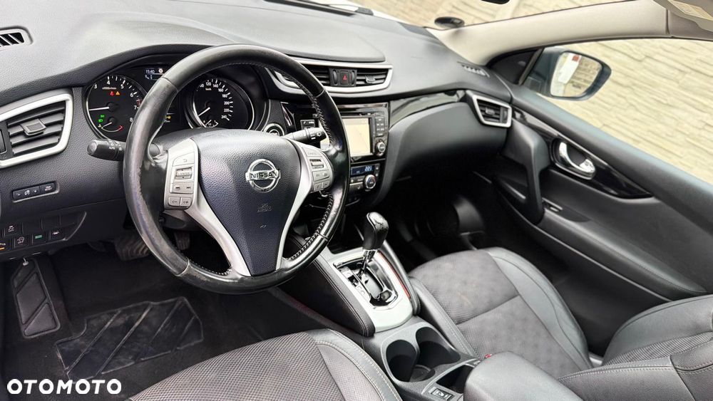 Nissan Qashqai 1.2 DIG-T Xtronic TEKNA+ - 32