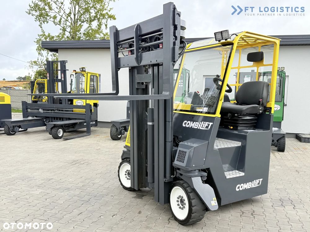 Combilift WÓZEK CZTEROKIERUNKOWY - WIELOKIERUNKOWY / CB4000 / GAS / TRIPLEX 5200MM / WOLNY SKOK / POZYCJONER WIDEŁ / PRZESUW WIDEŁ / STAN IDEALNY / Szeroka oferta wózków czterokierunkowych i bocznych, dopasowanych do różnorodnych potrzeb i zastosowań - 20