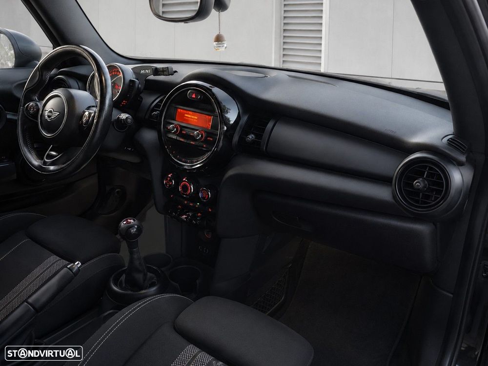 MINI 3 Portas Cooper D - 13