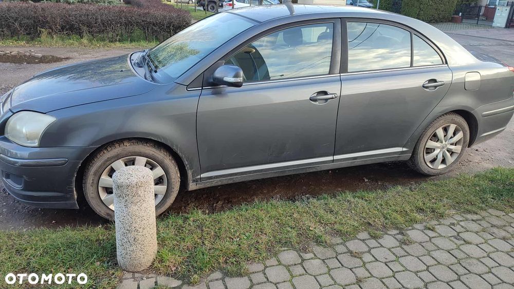Toyota Avensis 1.8 VVT-i Luna - 4
