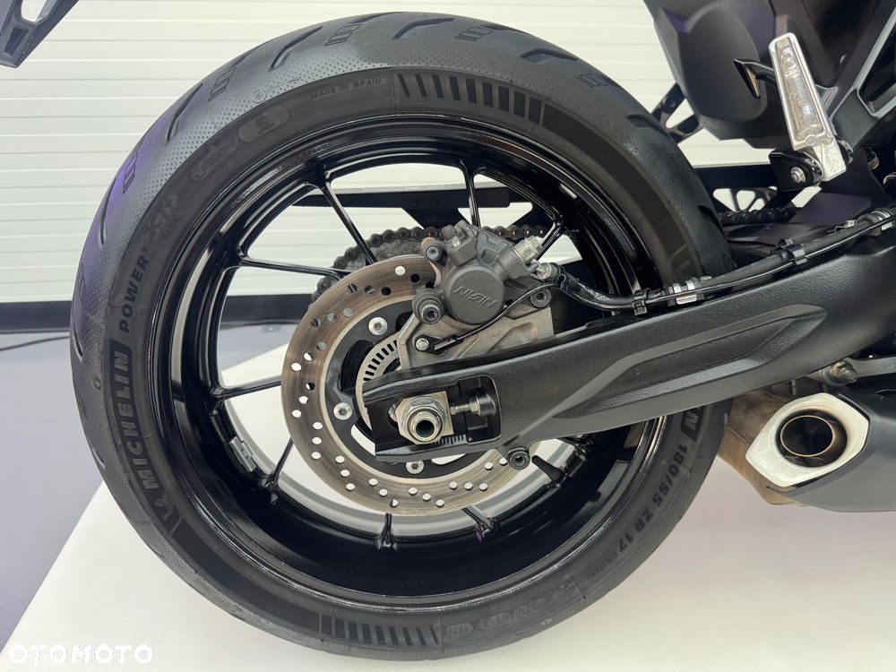 Suzuki GSX - 7