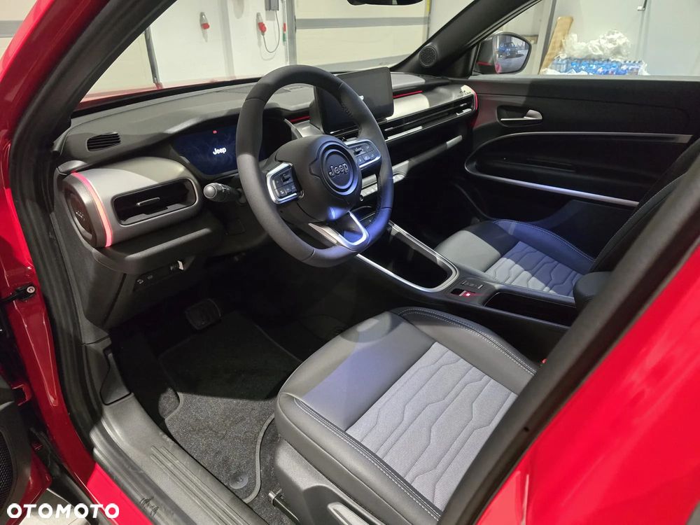 Jeep Avenger 1.2 T3 mHEV Overland 4xe eDCT6 - 17