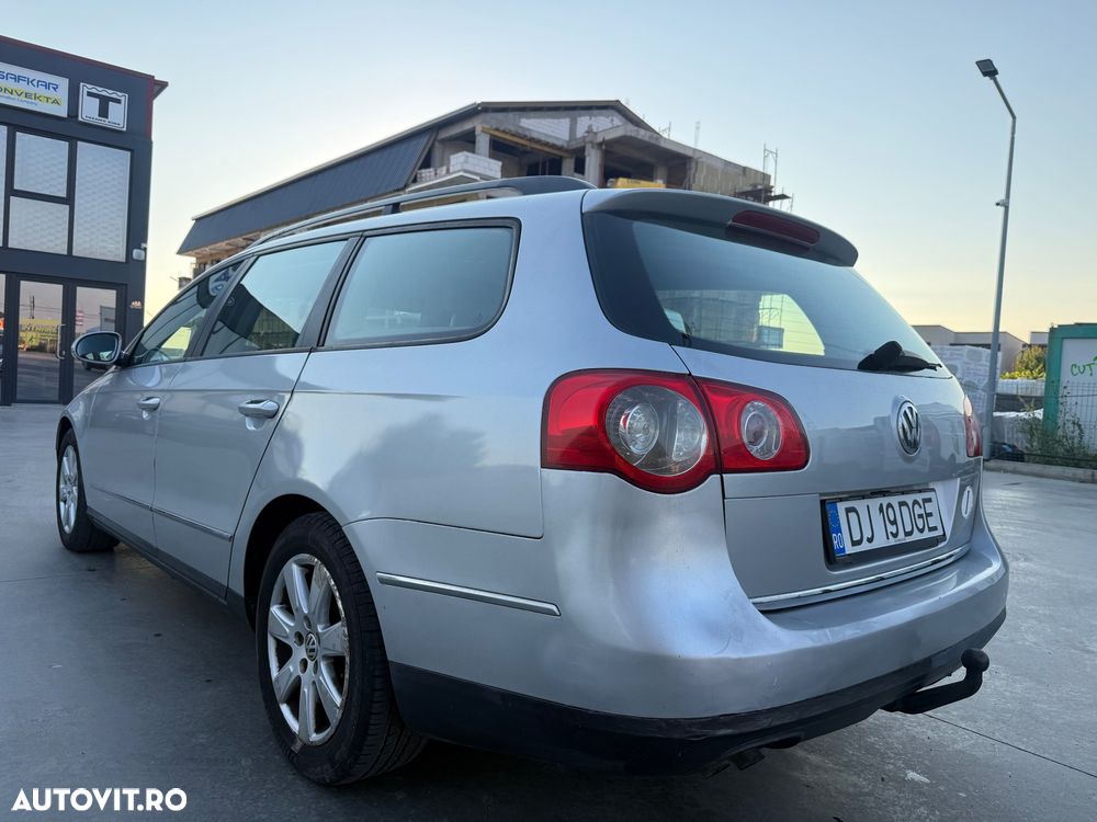 Volkswagen Passat 1.9 TDI DPF Highline - 4
