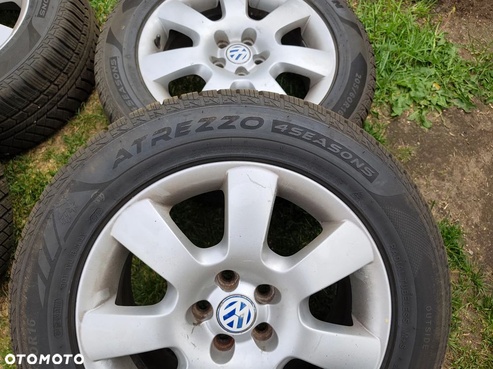 Felgi aluminiowe z oponami całorocznymi - 1