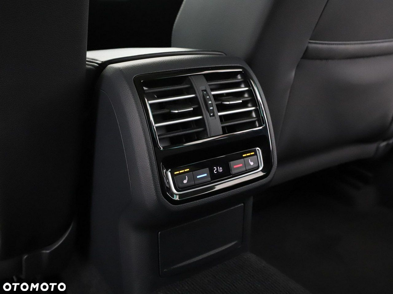 Volkswagen Passat Variant 1.4 TSI ACT (BlueMotion Technology) Highline - 34