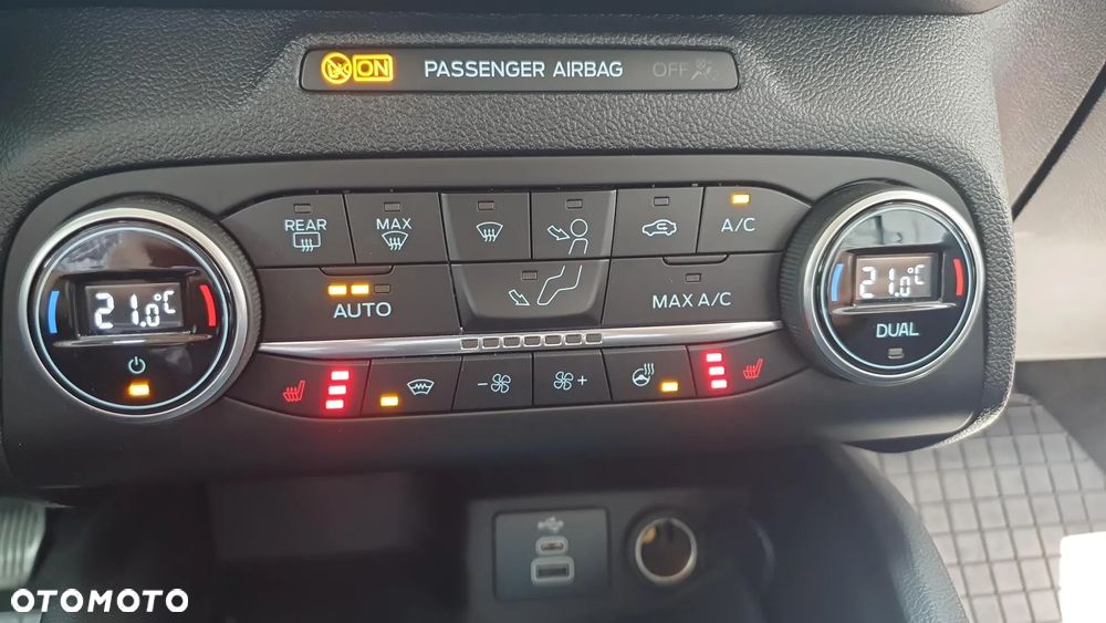 Ford Focus 1.0 EcoBoost Titanium Style - 14