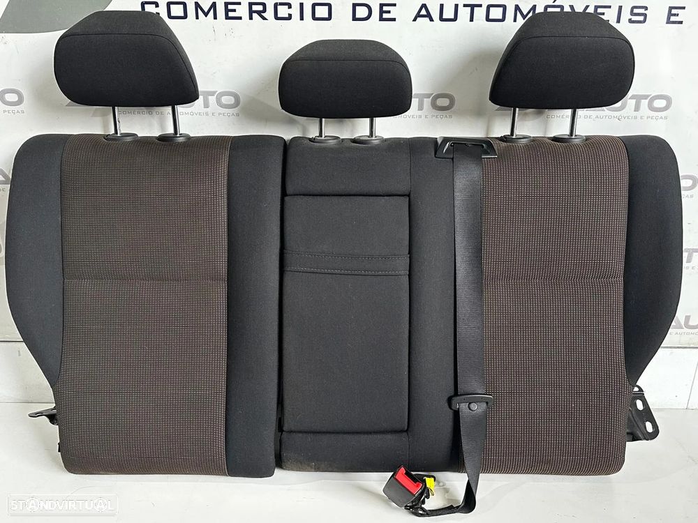 Conjunto Bancos - Mercedes C (W204) - 15