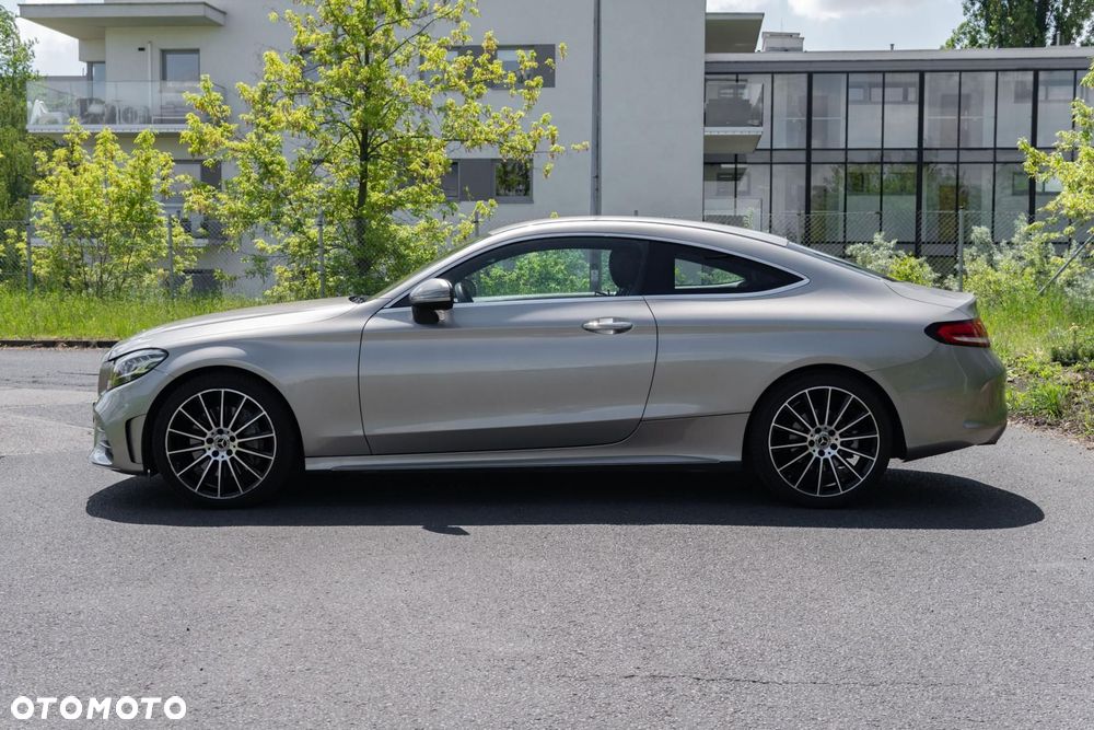 Mercedes-Benz Klasa C 300 9G-TRONIC - 9