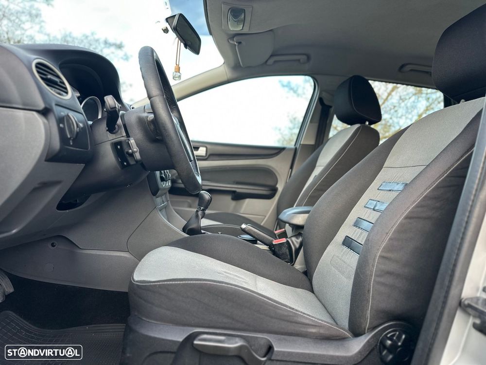 Ford Focus SW 1.6 TDCi Ambiente - 14