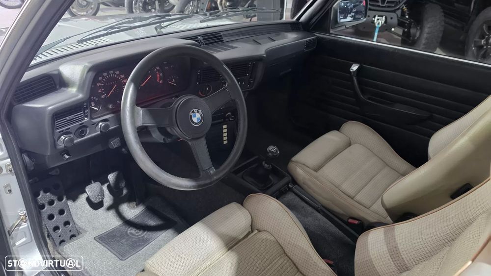 BMW 323 - 33