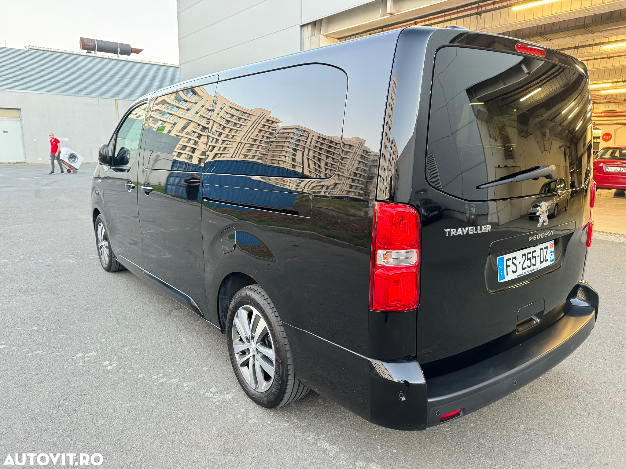 Peugeot Traveller L2 2.0 BlueHDi 180 S&S EAT8 Business VIP - 4