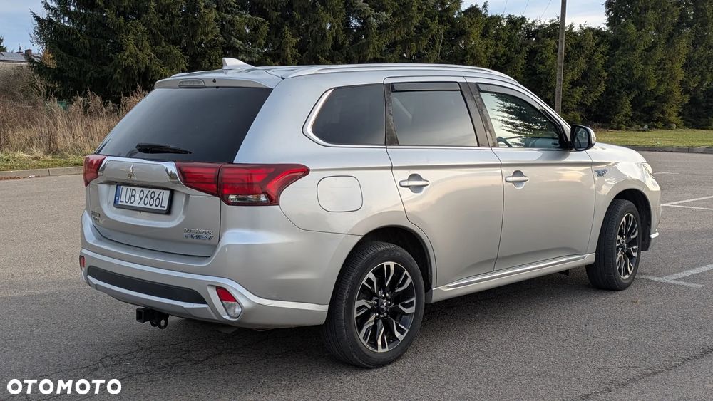 Mitsubishi Outlander 2.0 Intense + Navi 4WD CVT - 7