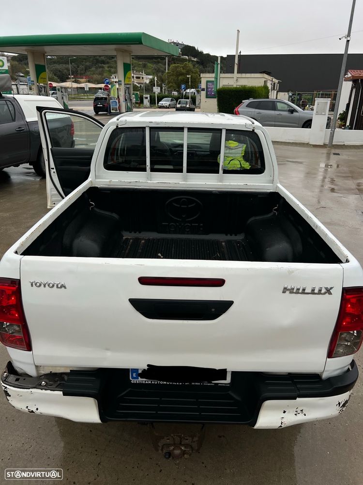 Toyota Hilux - 6
