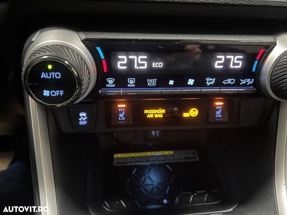 Toyota RAV4 2.5 4x4 Hybrid Style Selection - 28