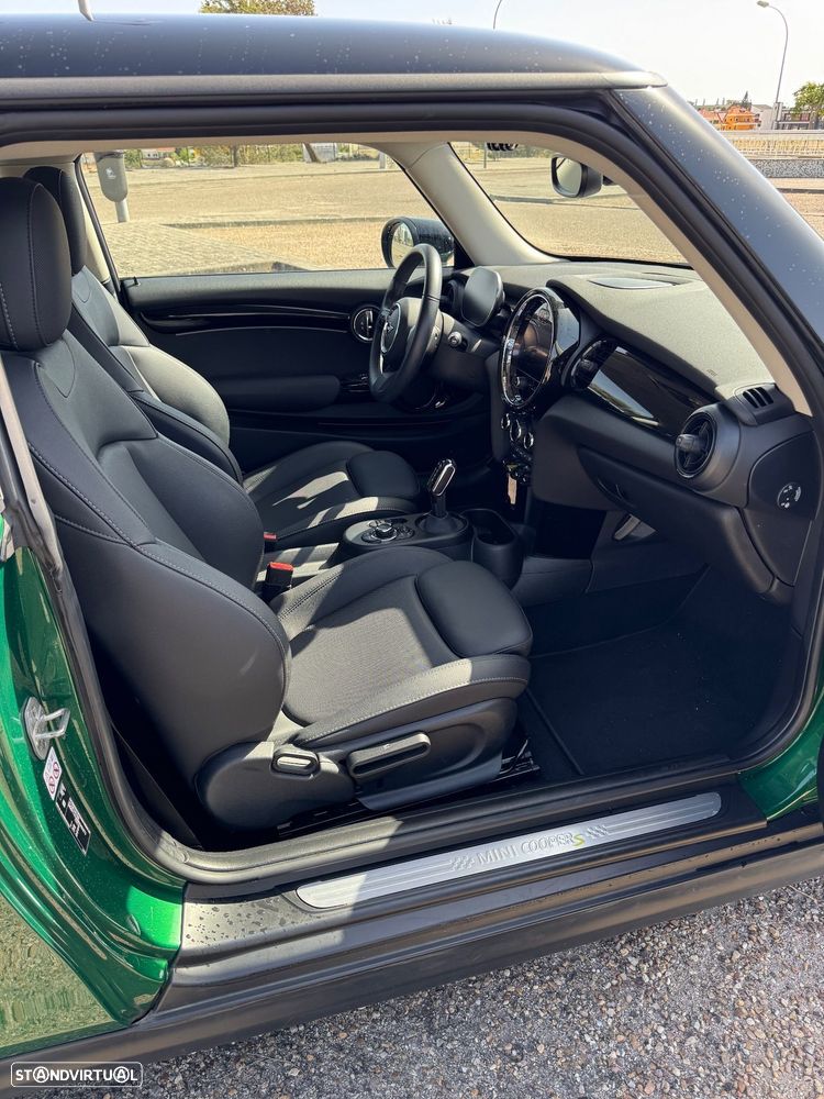 MINI 3 Portas Cooper SE Premium Essential - 17
