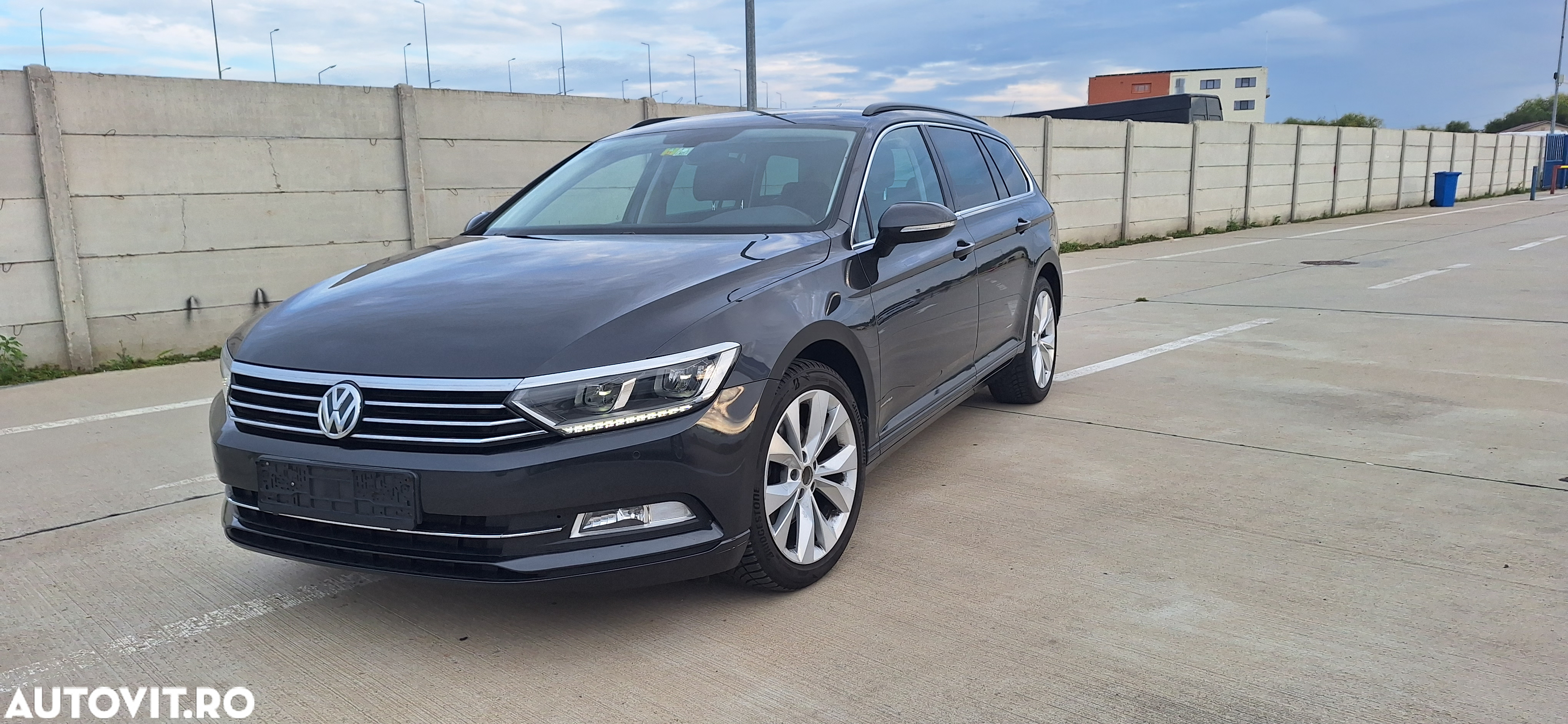 Volkswagen Passat Variant 2.0 TDI SCR DSG - 2