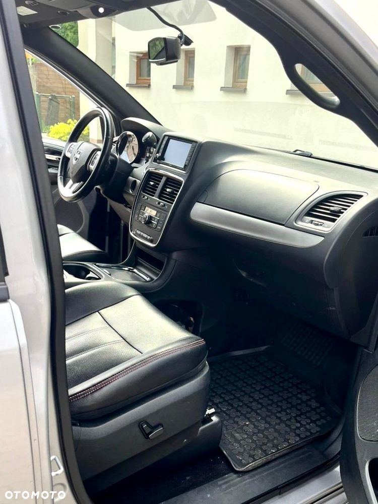Dodge Grand Caravan 3.6 R/T - 14