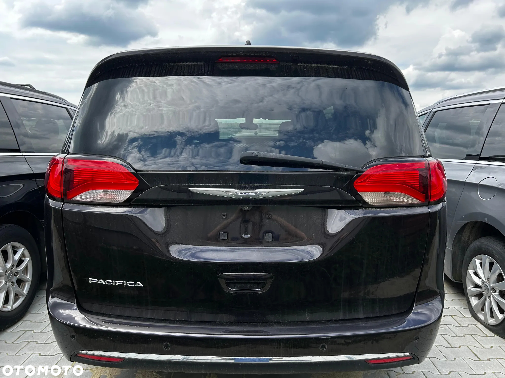 Chrysler Pacifica - 5