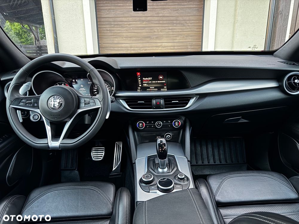Alfa Romeo Stelvio - 16