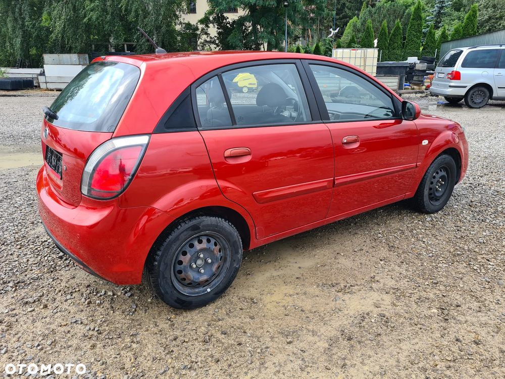 Kia Rio 1.4 Comfort - 8
